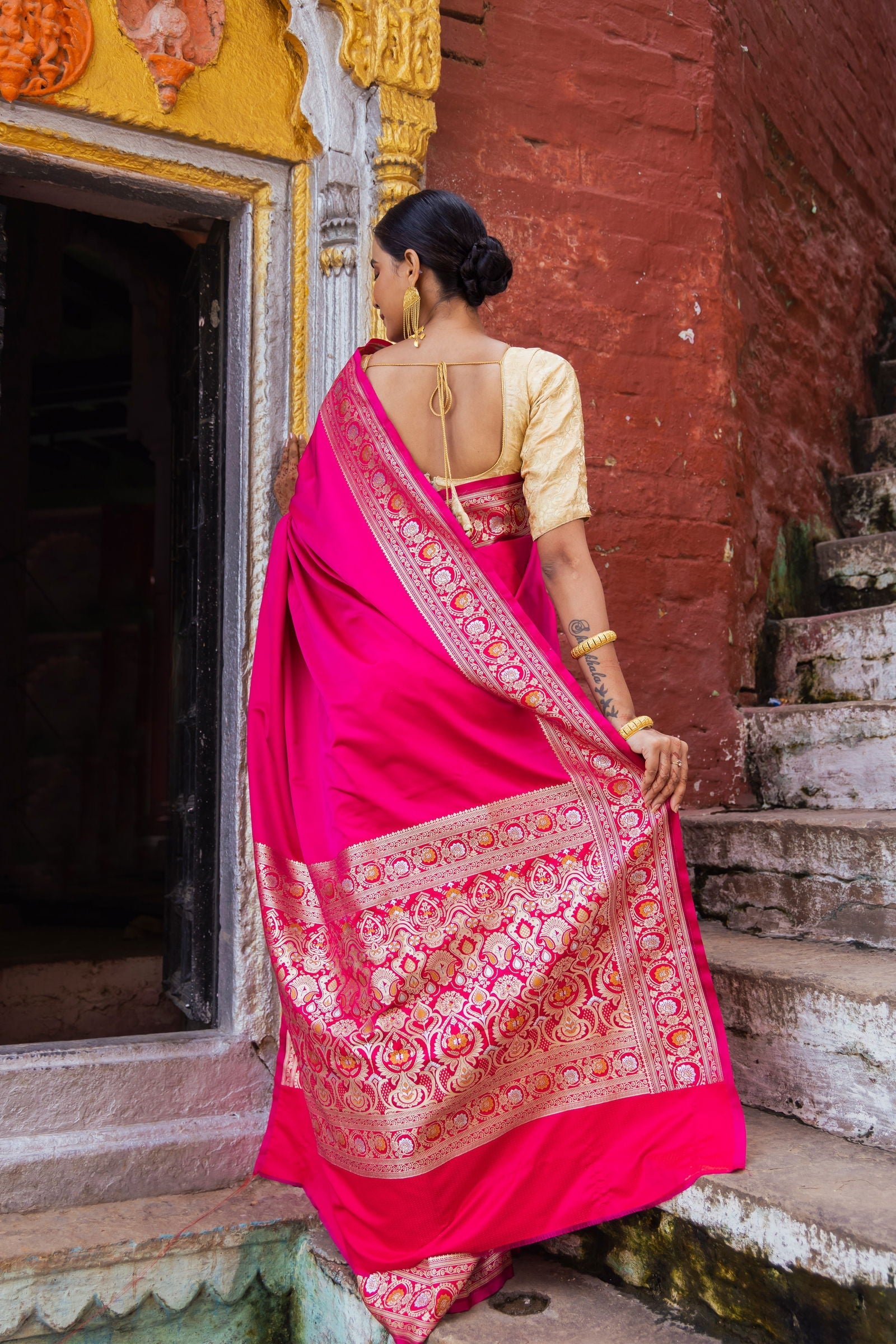 Handloom Fuchsia Pink Mashru Satin Silk Banarsi saree - Mayrake