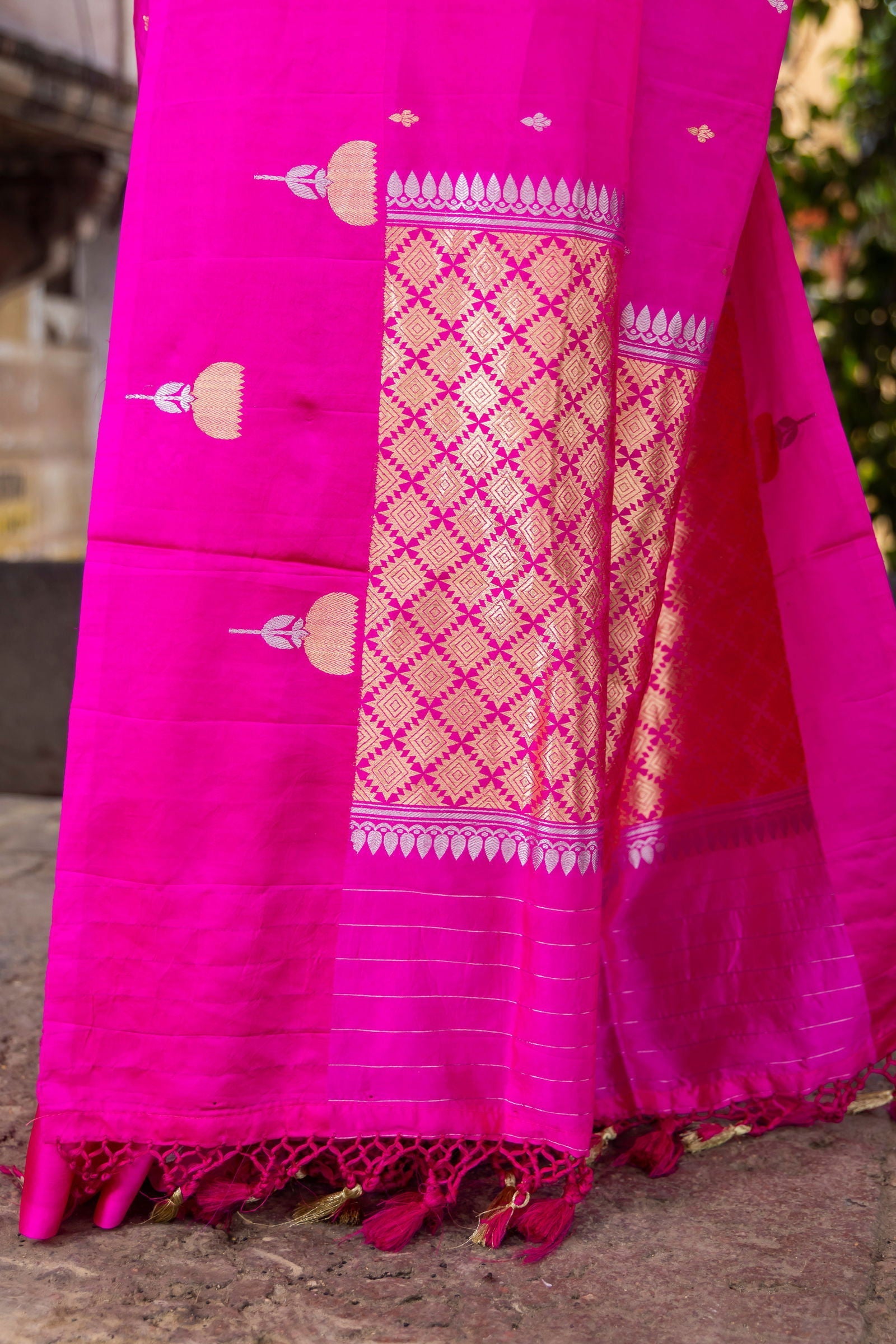 Handloom Hot Pink Pure Katan Silk Banarasi Saree - Mayrake.in