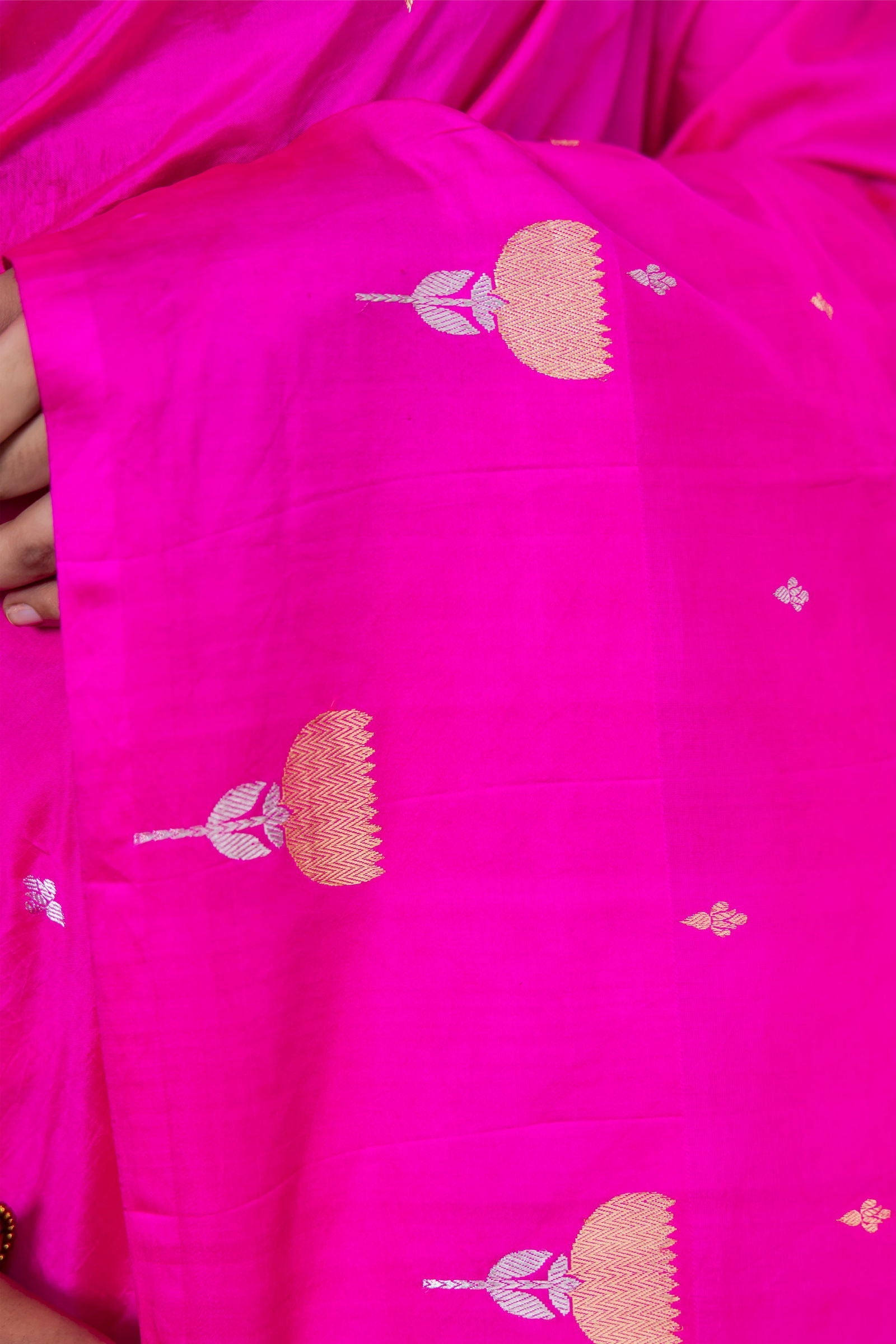 Handloom Hot Pink Pure Katan Silk Banarasi Saree - Mayrake.in