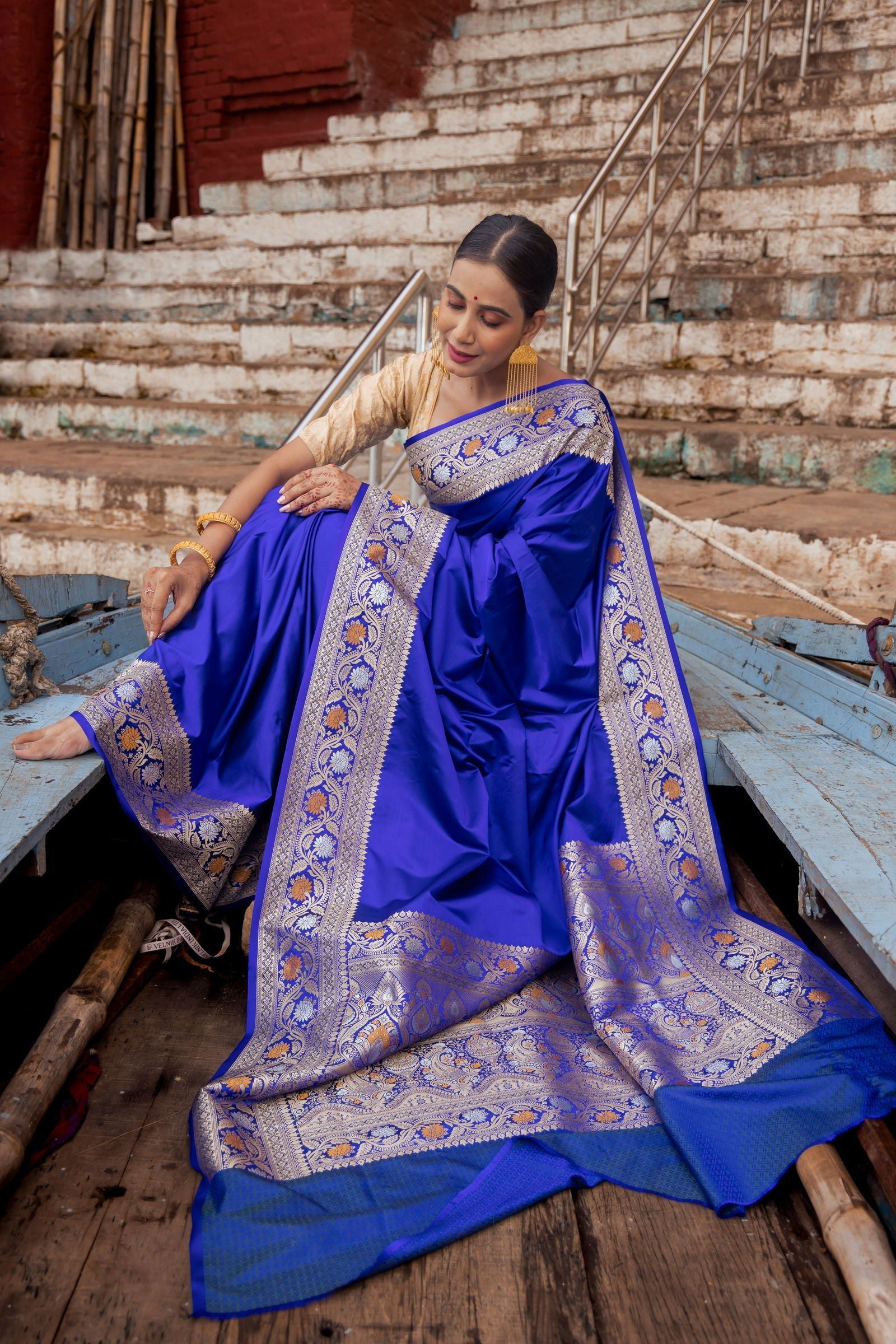 Handloom Navy Blue Mashru Satin Silk Banarasi saree - Mayrake.in