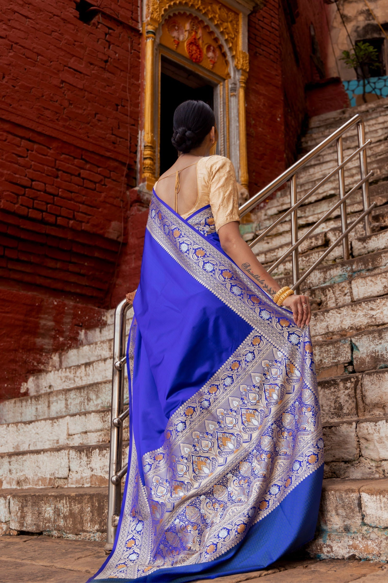 Handloom Navy Blue Mashru Satin Silk kadhwa Banarsi saree - Mayrake