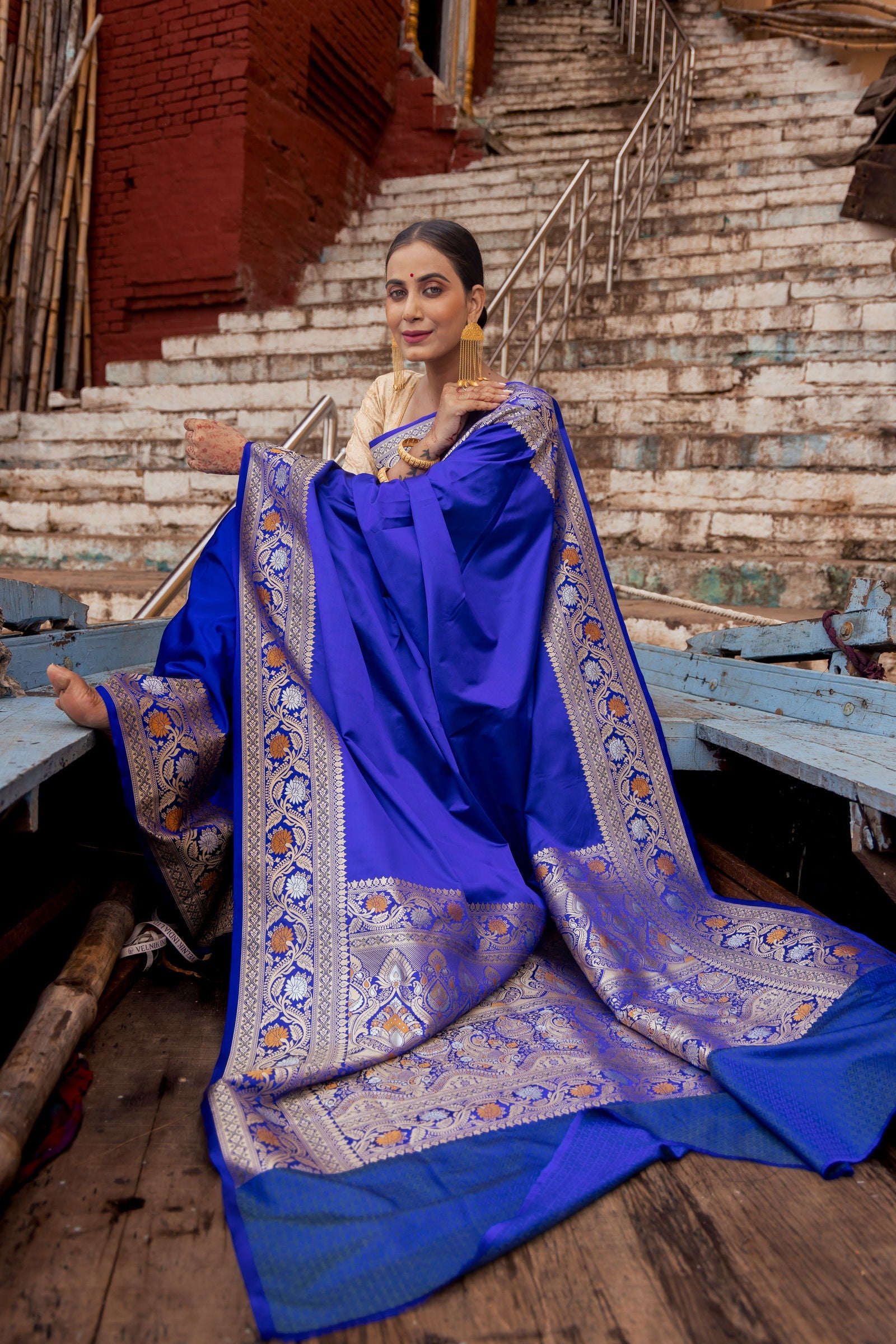 Handloom Navy Blue Mashru Satin Silk kadhwa Banarsi saree - Mayrake