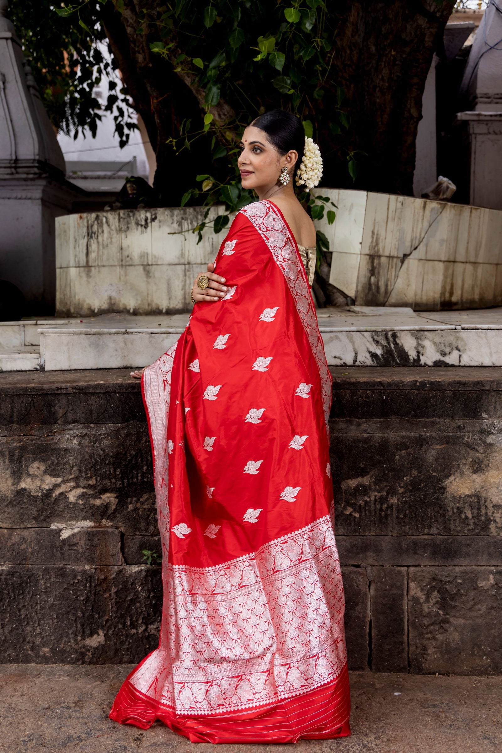 Handloom Red Pure Katan Silk Banarsi Saree - Mayrake