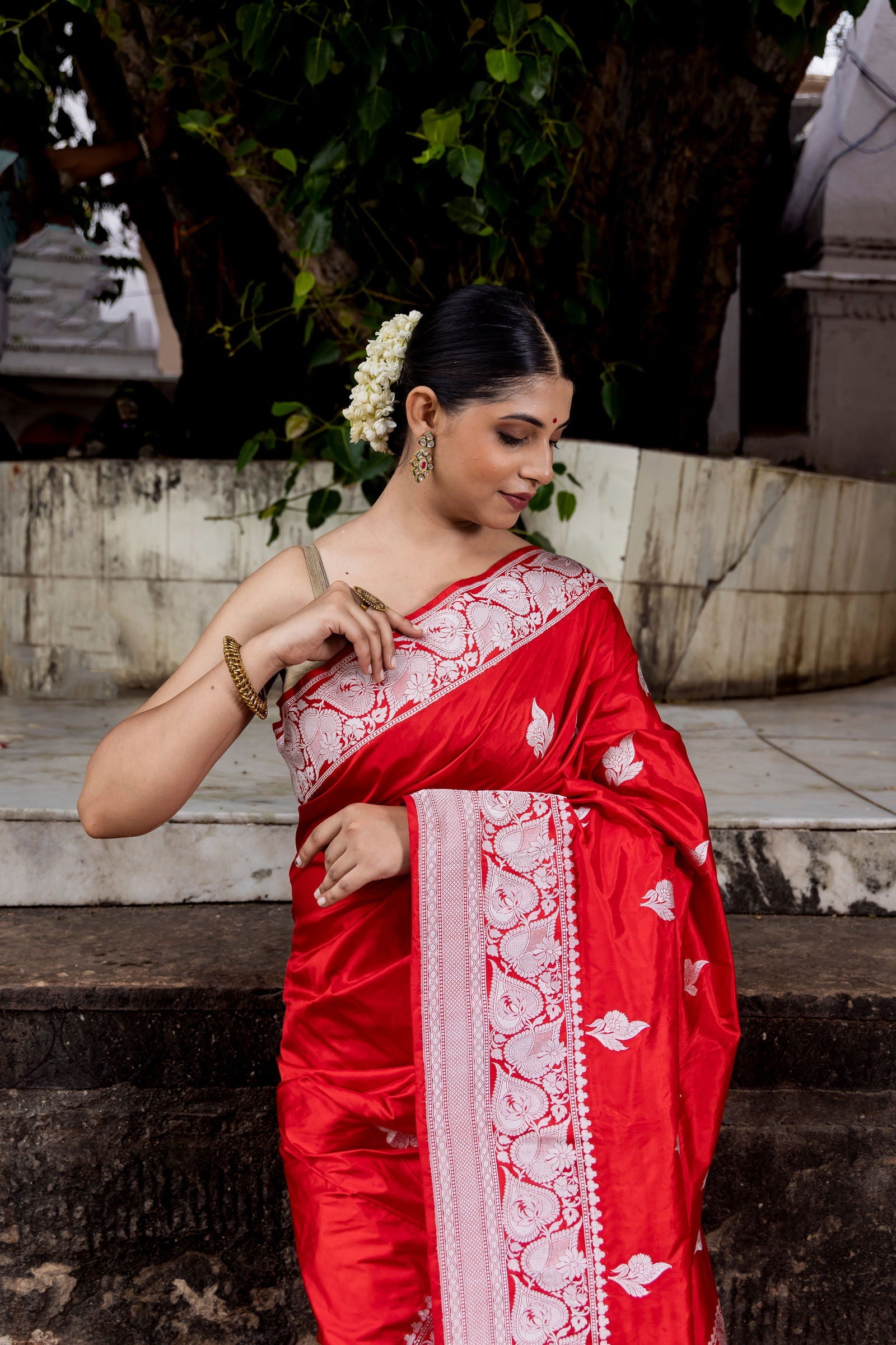 Handloom Red Pure Katan Silk Banarsi Saree - Mayrake