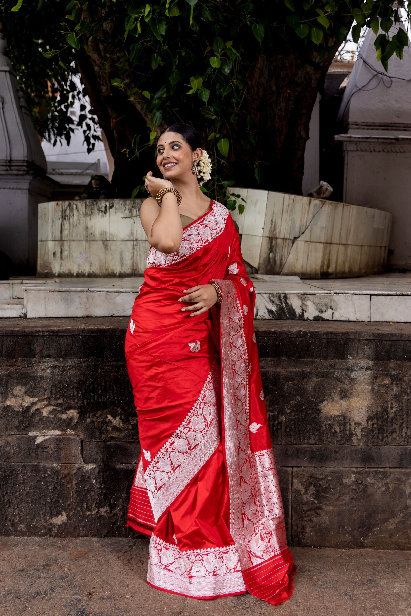 Handloom Red Pure Katan Silk Banarsi Saree - Mayrake