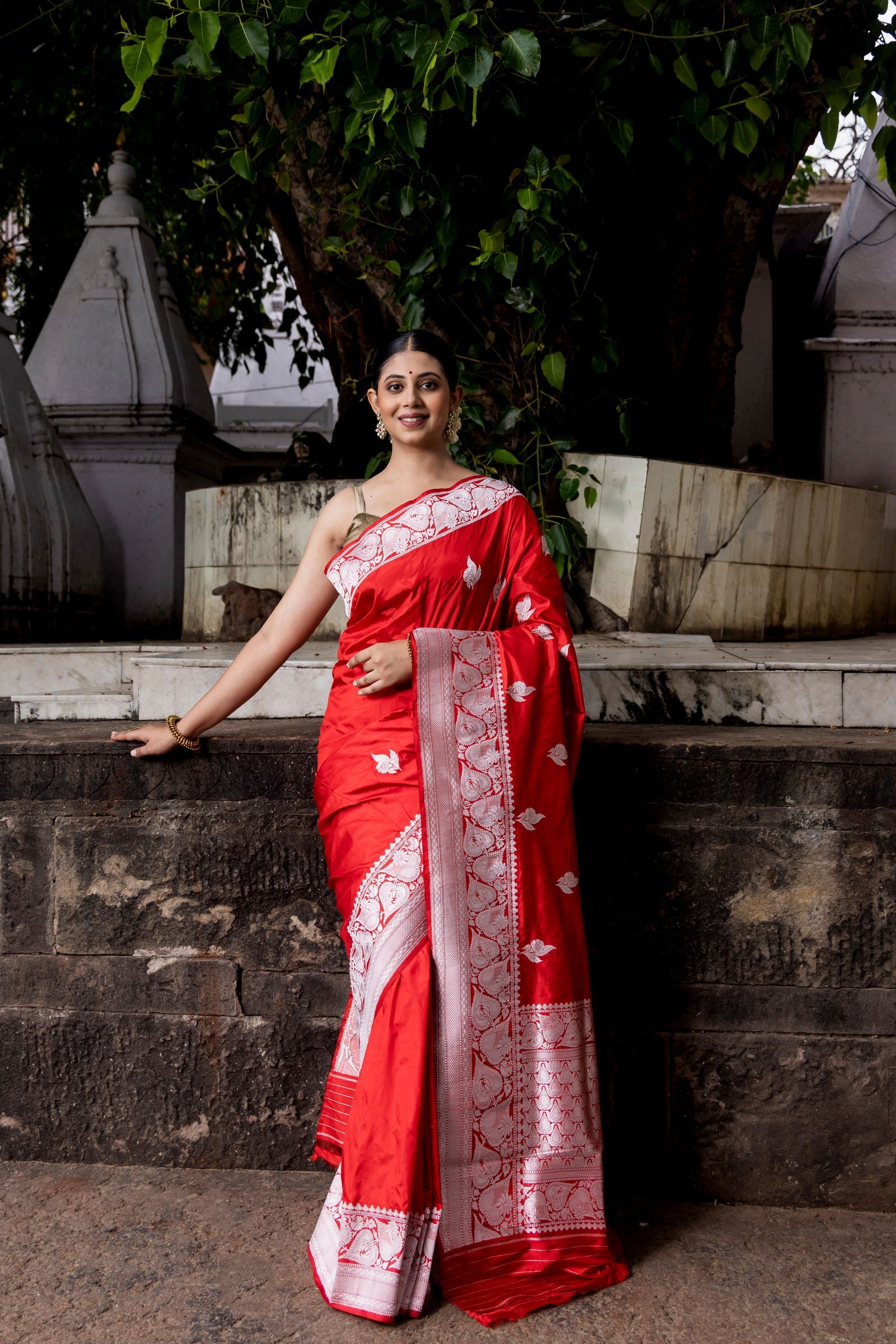 Handloom Red Pure Katan Silk Banarsi Saree - Mayrake