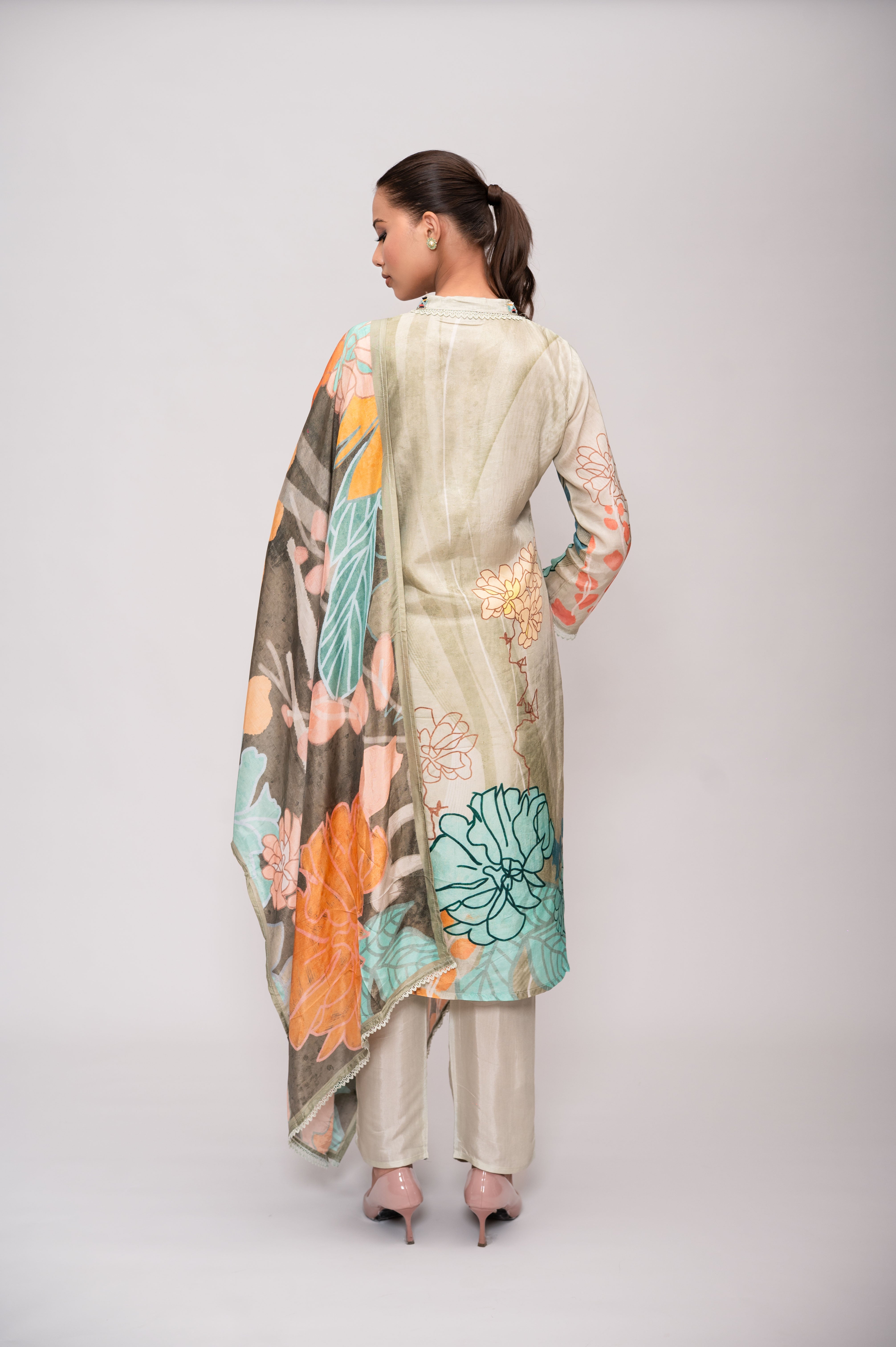 Pastel Green Linen Cotton Suit with Pant and Dupatta – Lace and Mirror Embroidery