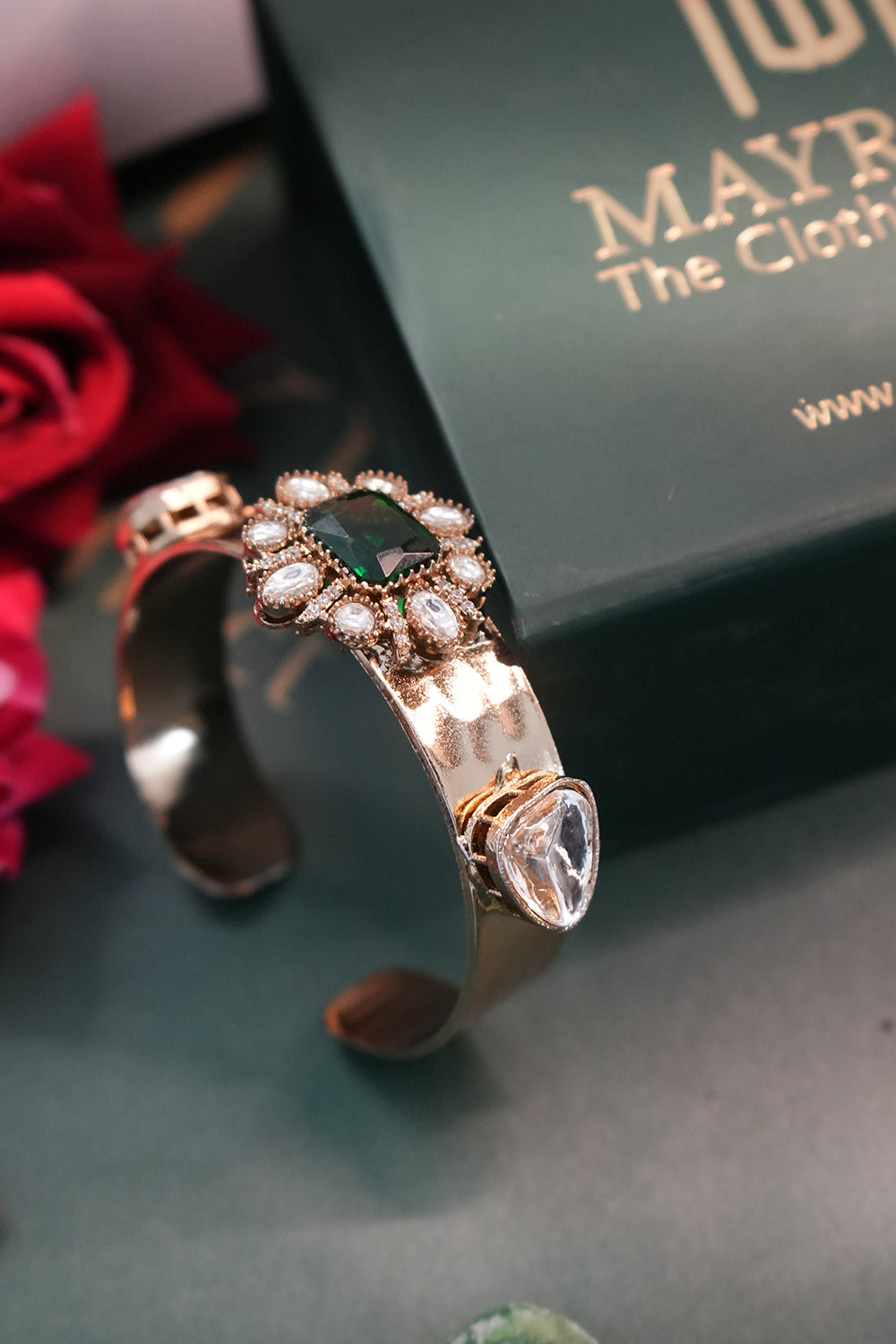 Emerald Green Zircon Bracelet – Elegant Jewellery Piece