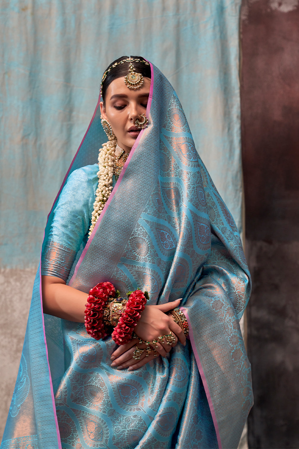Two-Tone Blue Handloom Weaving Silk Saree with Contrast Selvage Border