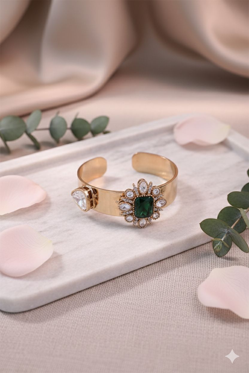 Emerald Green Zircon Bracelet – Elegant Jewellery Piece