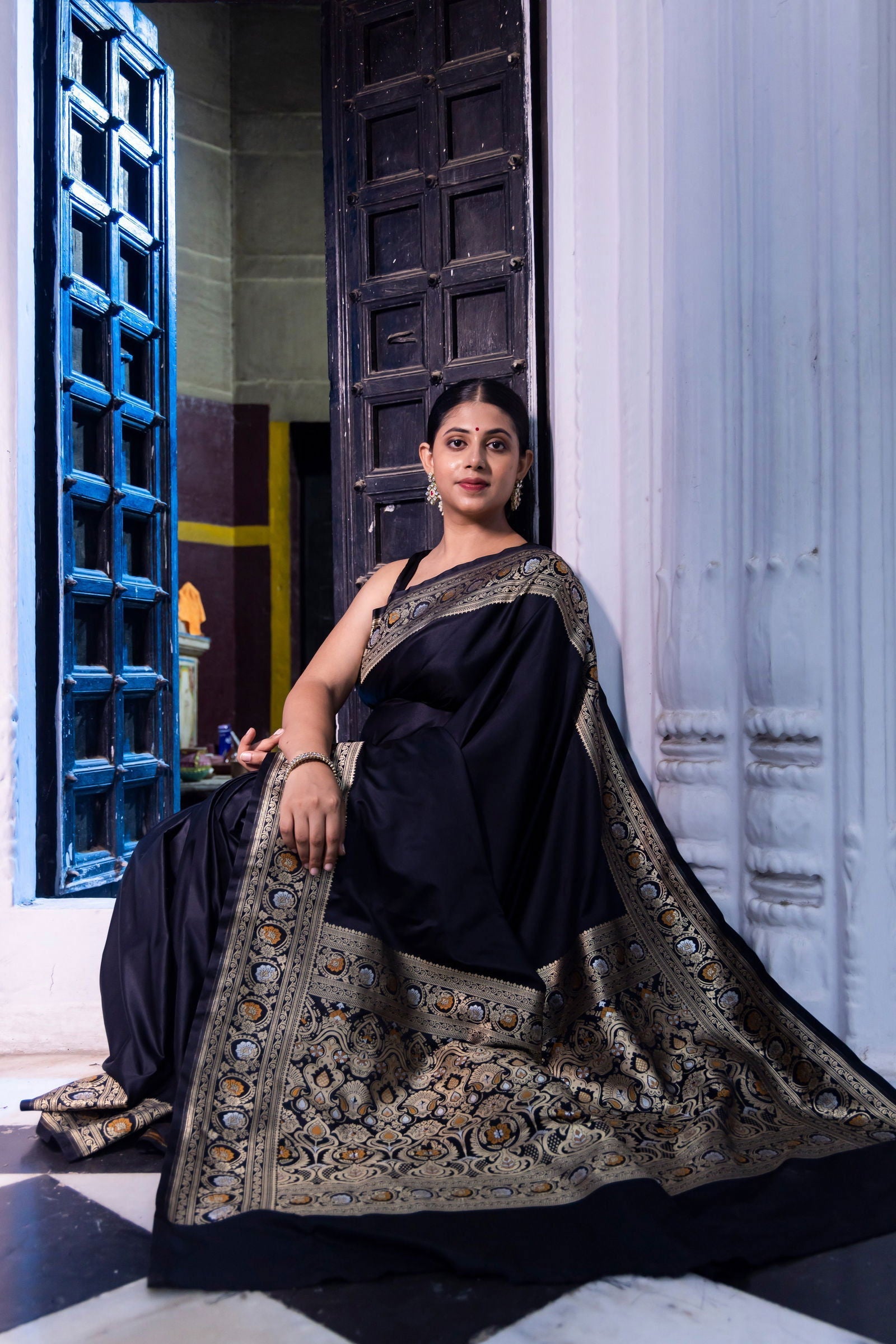 Handloom Black Mashru Satin Silk Banarasi saree - Mayrake.in