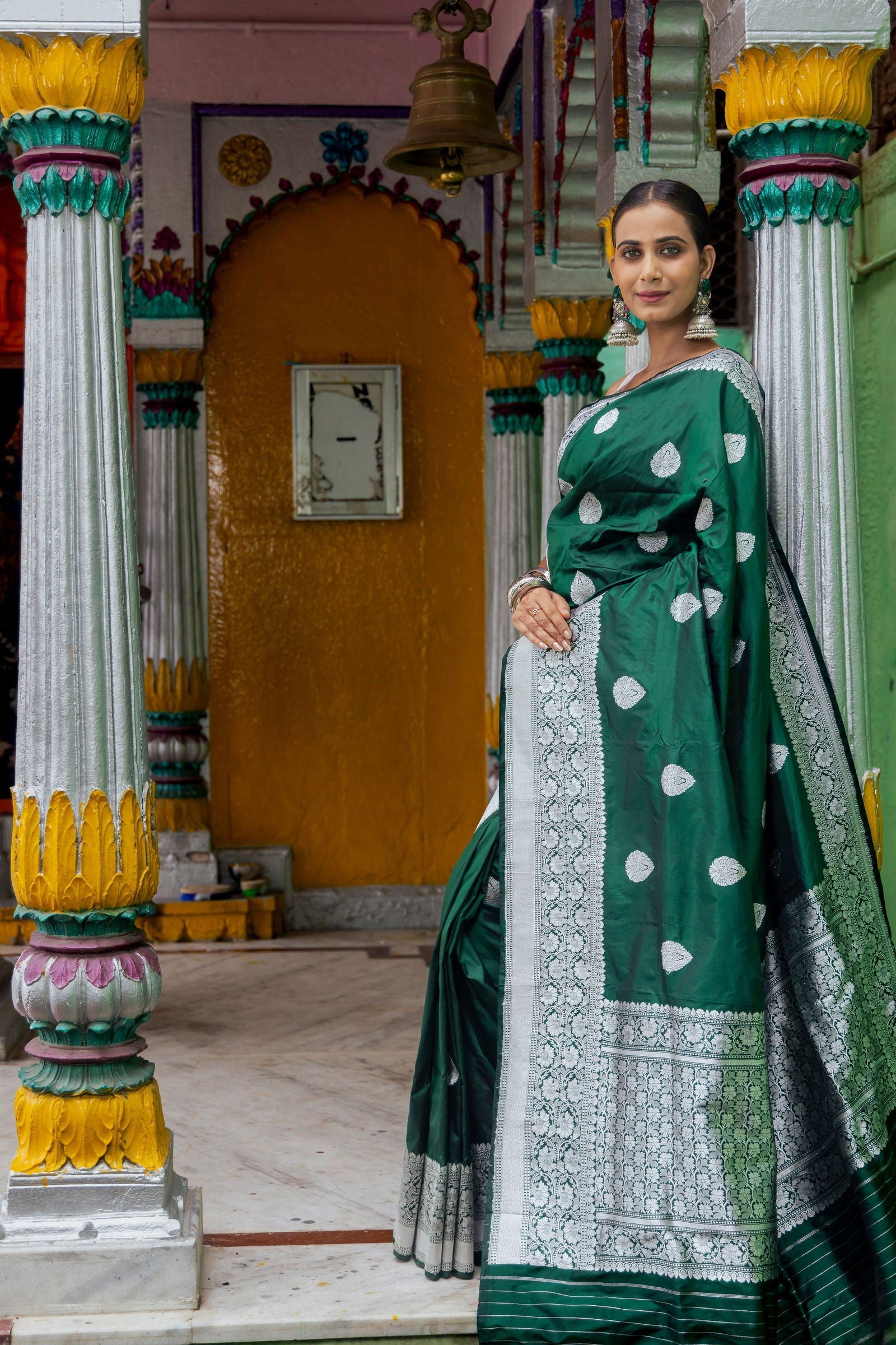 Handloom Dark Green Pure Katan Silk Banarasi Saree - Mayrake.in