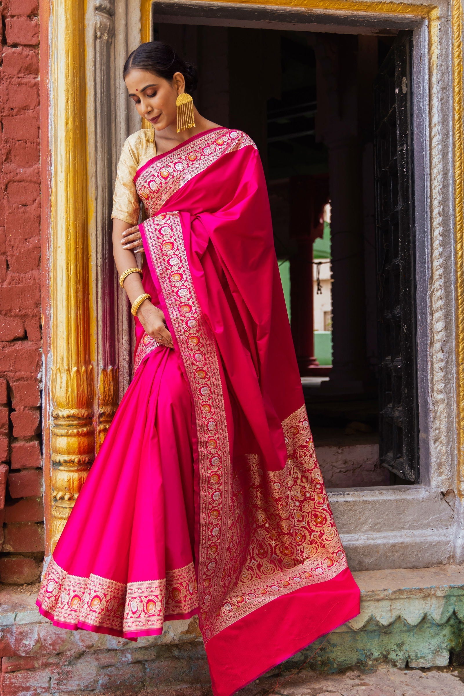 Handloom Fuchsia Pink Mashru Satin Silk Banarsi saree - Mayrake