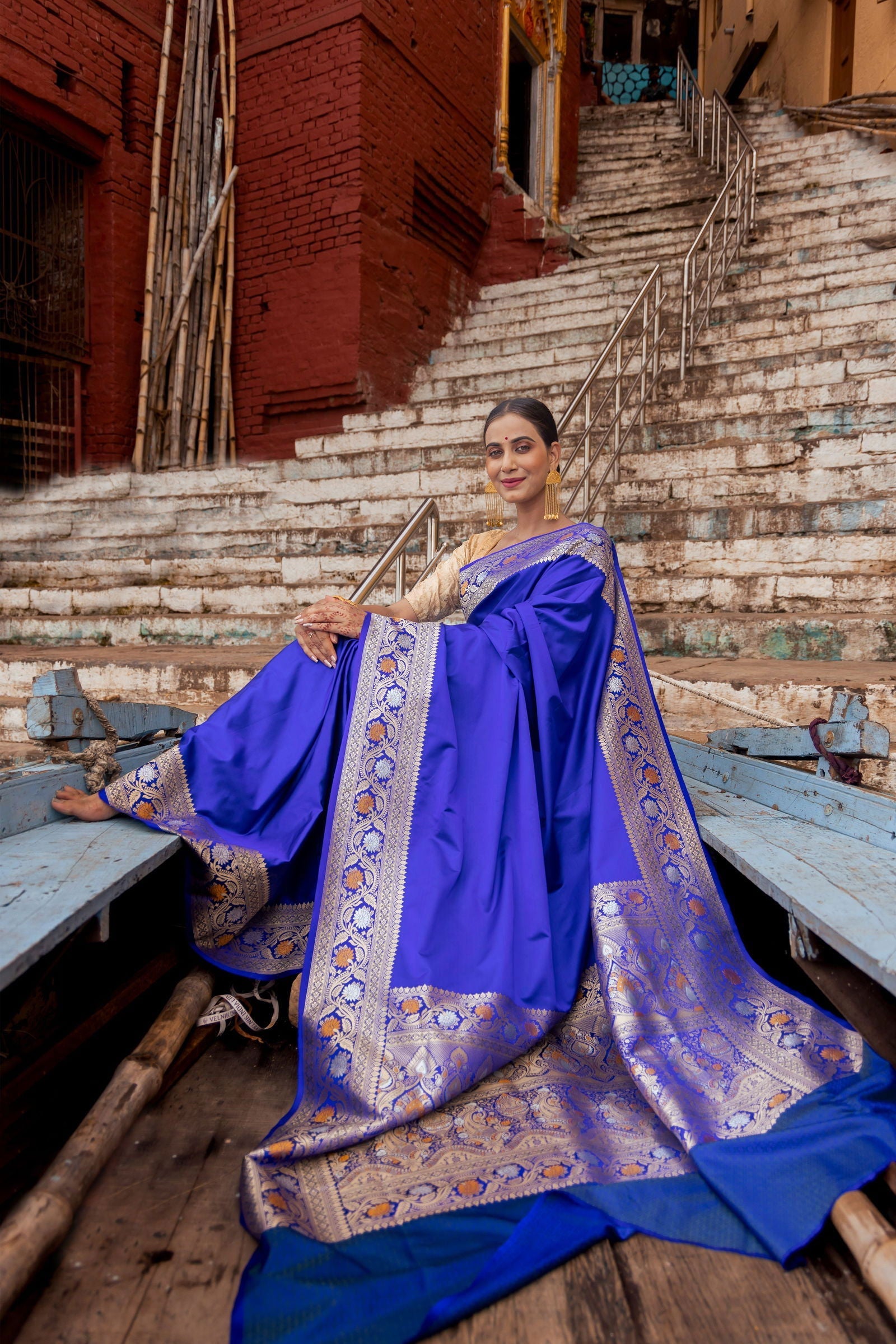 Handloom Navy Blue Mashru Satin Silk Banarasi saree - Mayrake.in