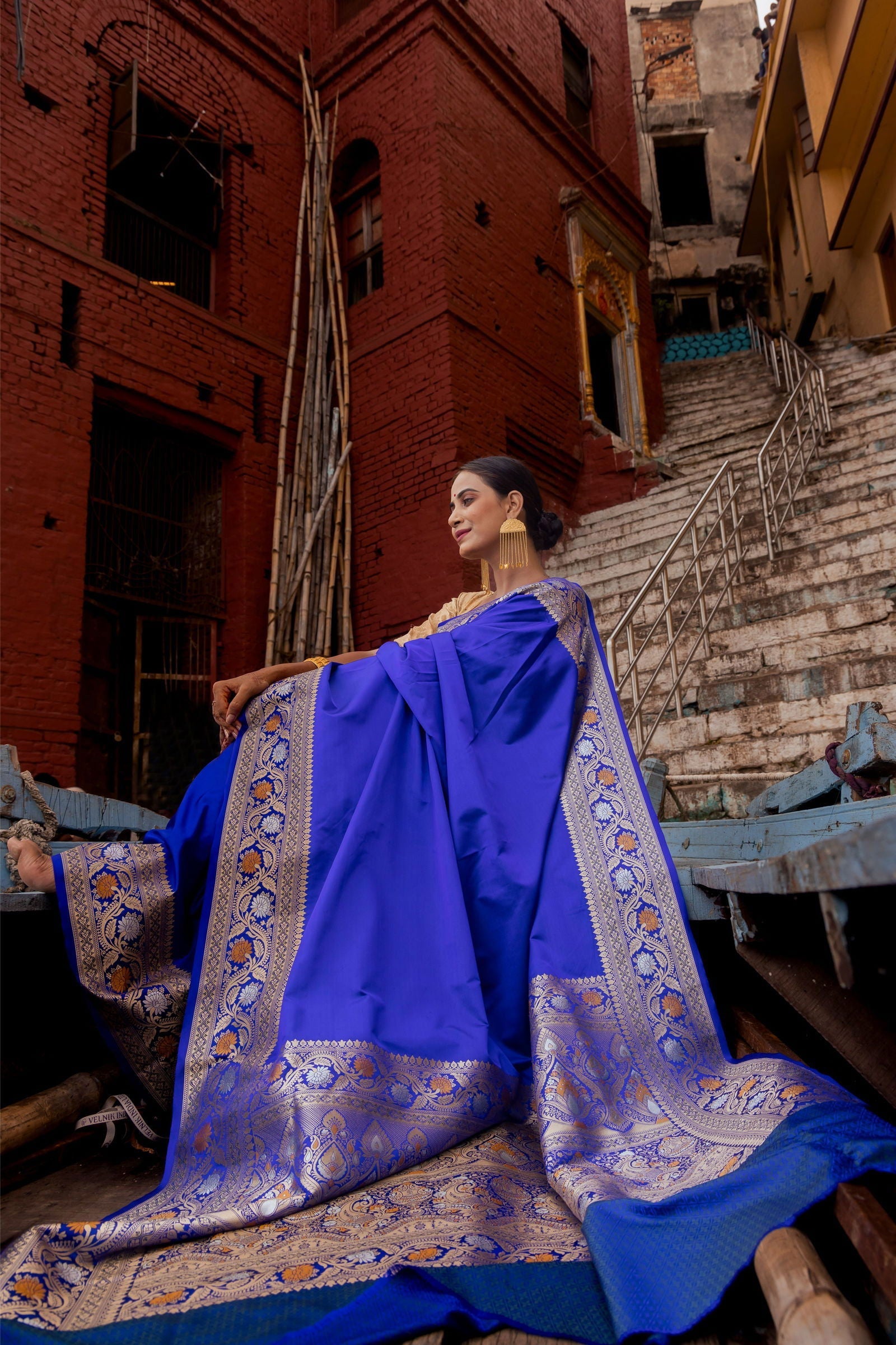 Handloom Navy Blue Mashru Satin Silk Banarasi saree - Mayrake.in