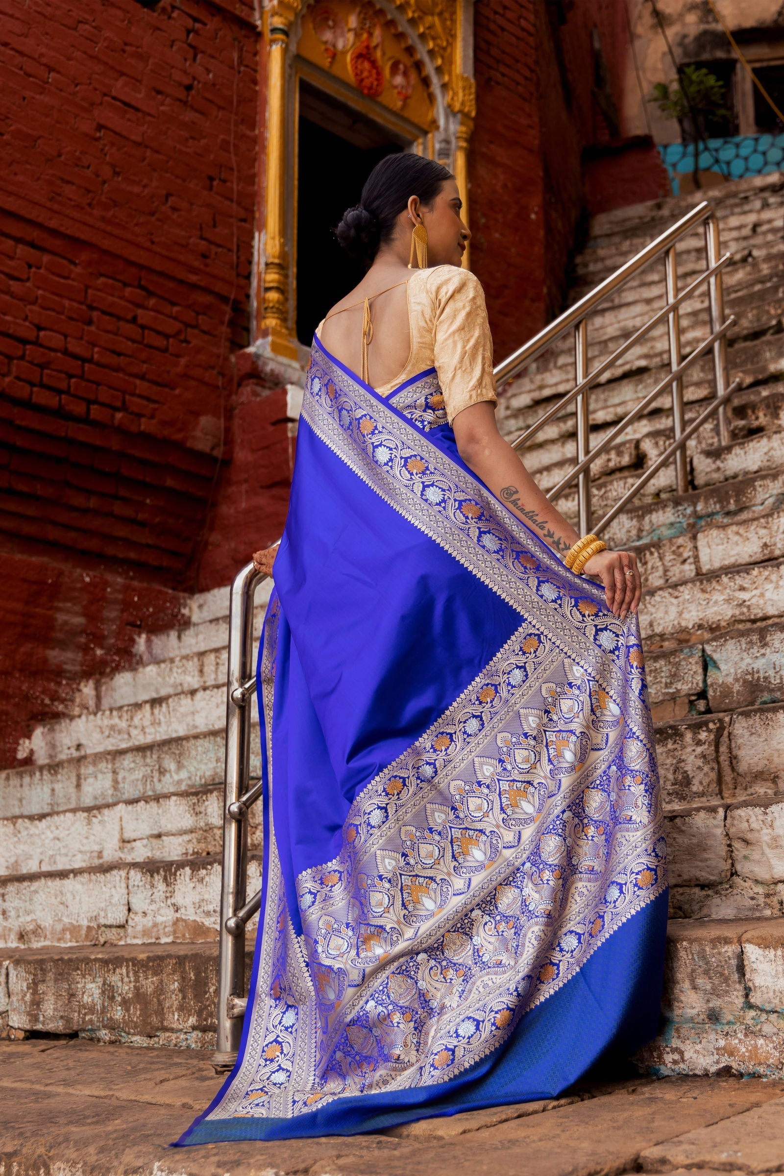 Handloom Navy Blue Mashru Satin Silk kadhwa Banarsi saree - Mayrake