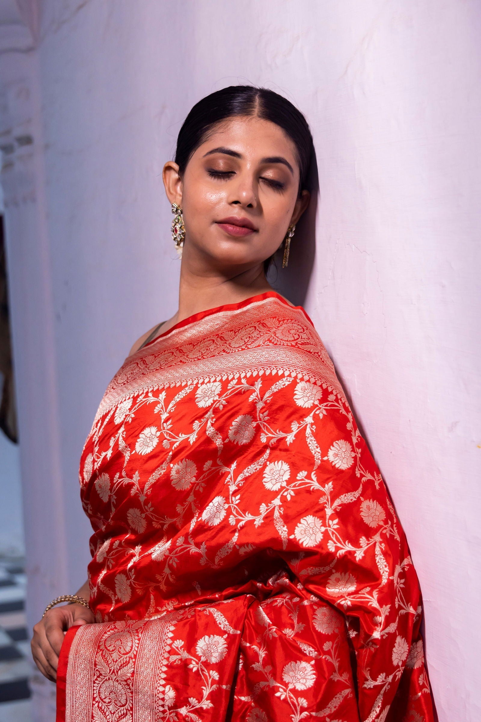 Handloom Red Pure Katan Silk Banarasi Saree - Mayrake.in