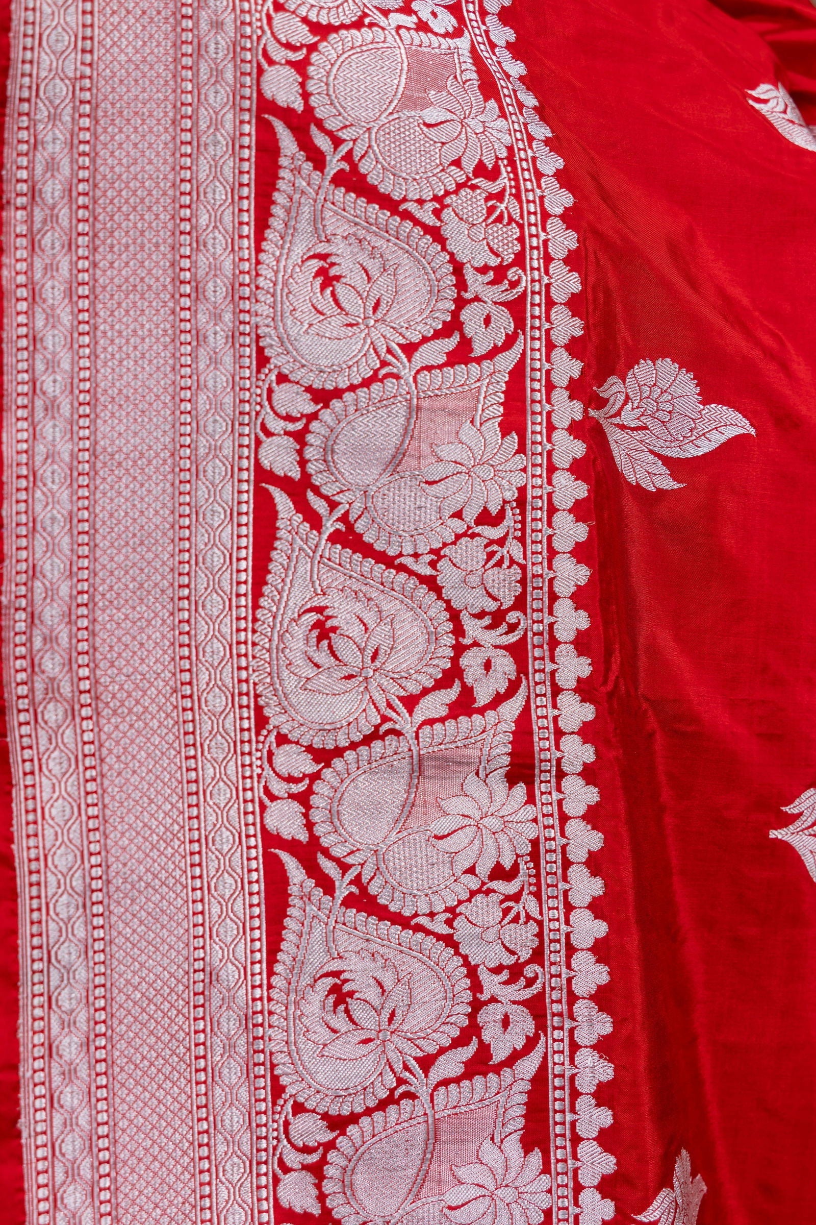 Handloom Red Pure Katan Silk Banarasi Saree - Mayrake.in