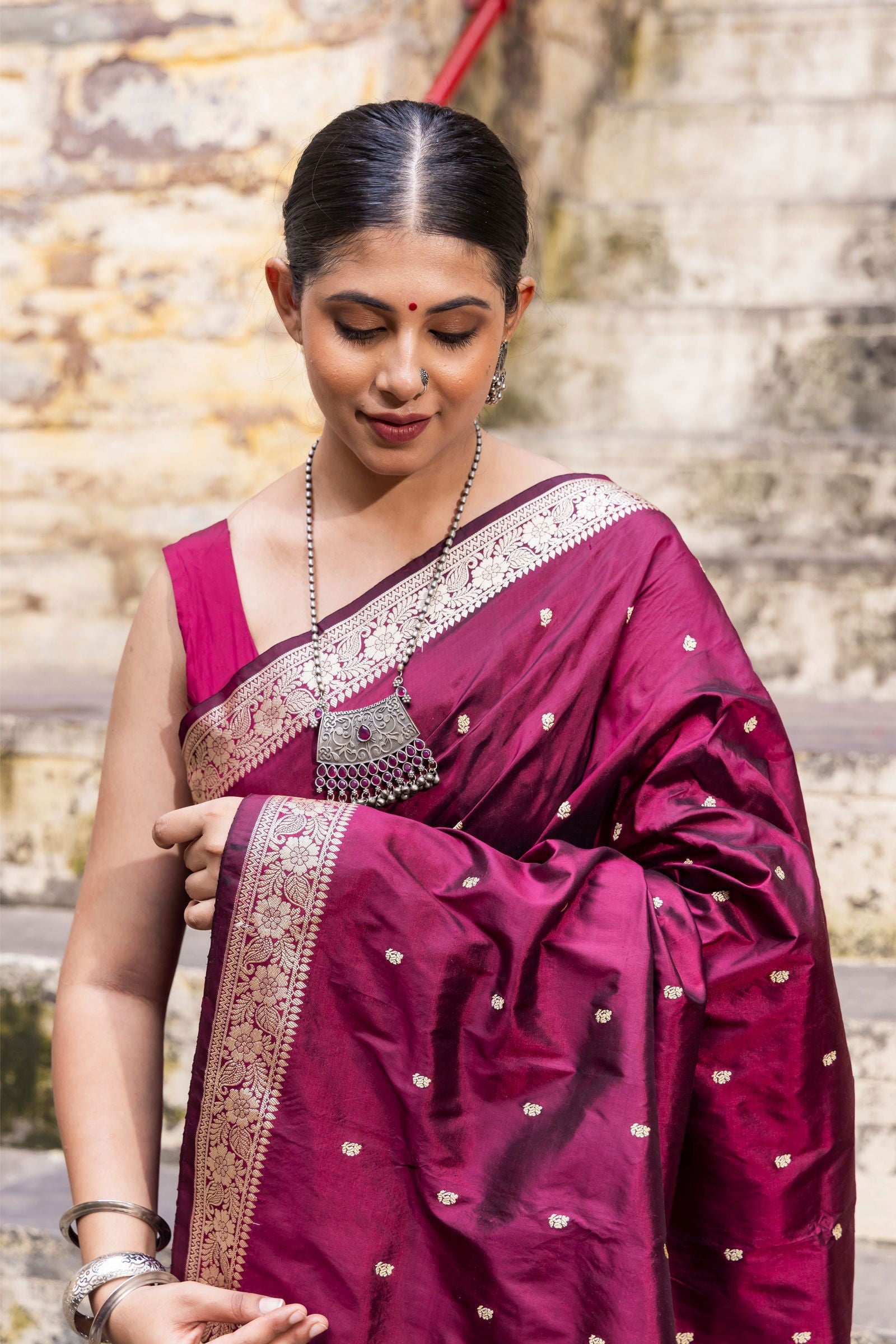 Handloom Wine Red Pure Katan Silk Banarasi Saree - Mayrake.in