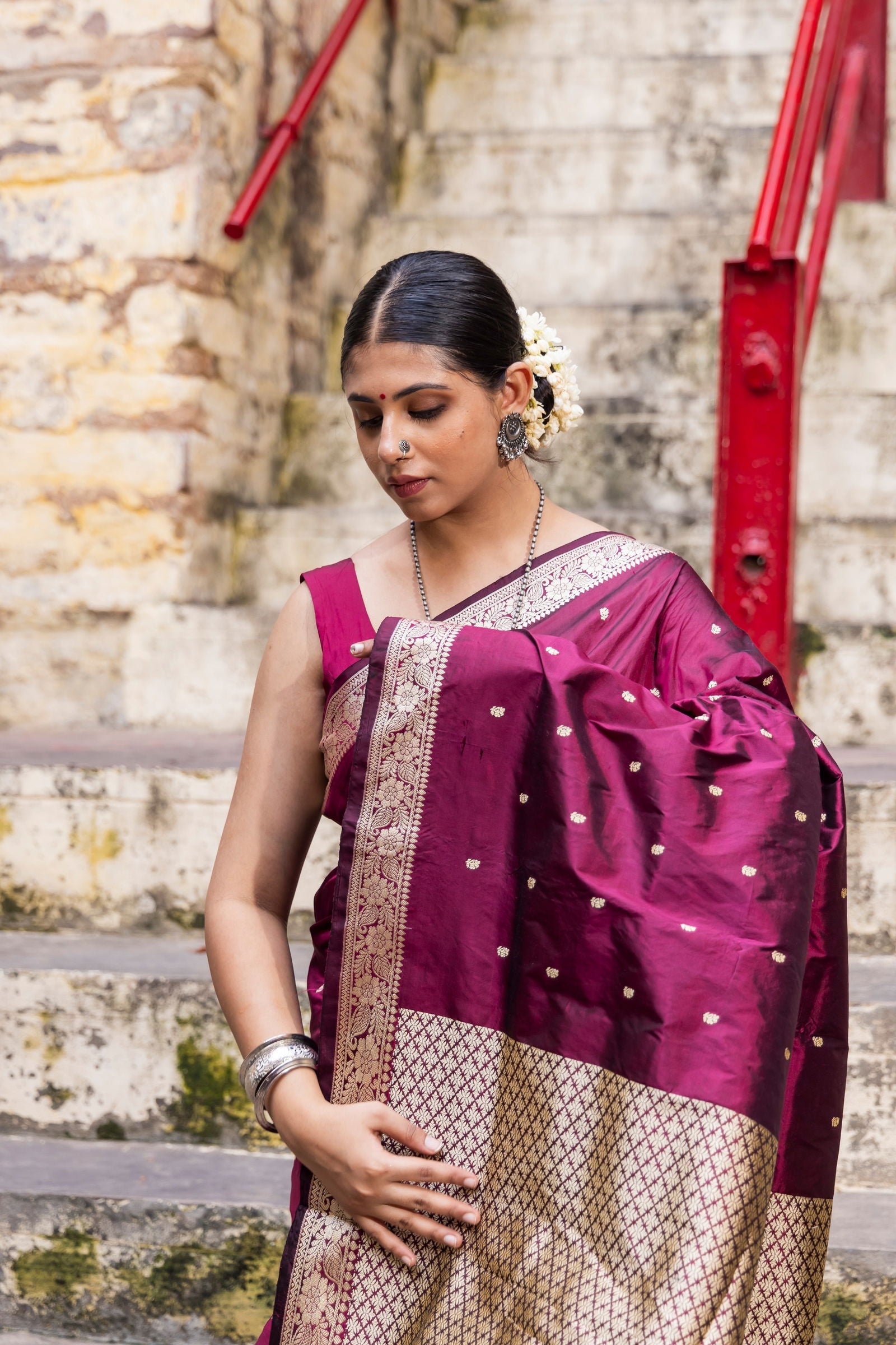 Handloom Wine Red Pure Katan Silk Banarsi Sare - Mayrake