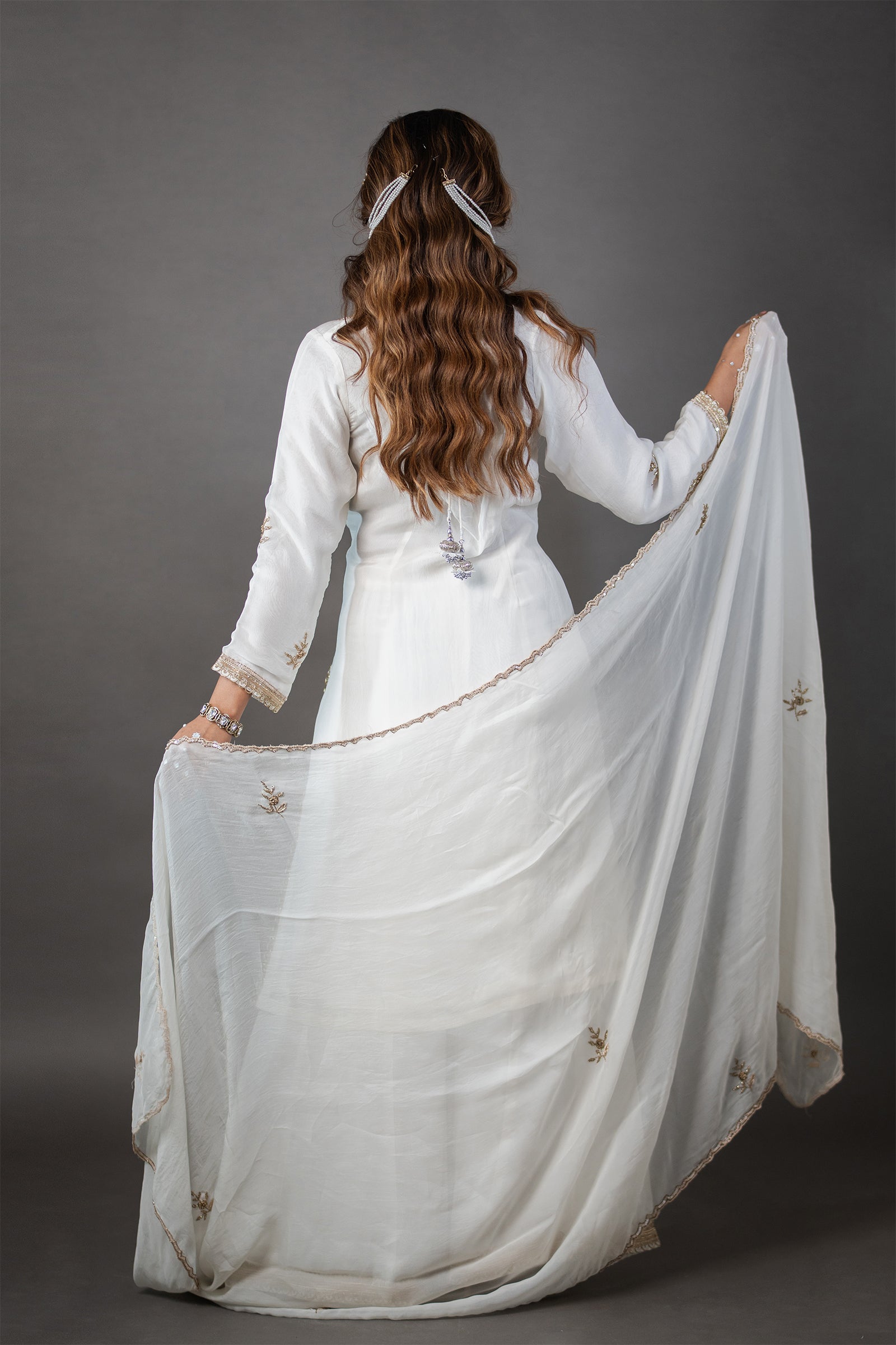 IvoryWhiteCrepeSilkKurtaPalazzoSet_0000