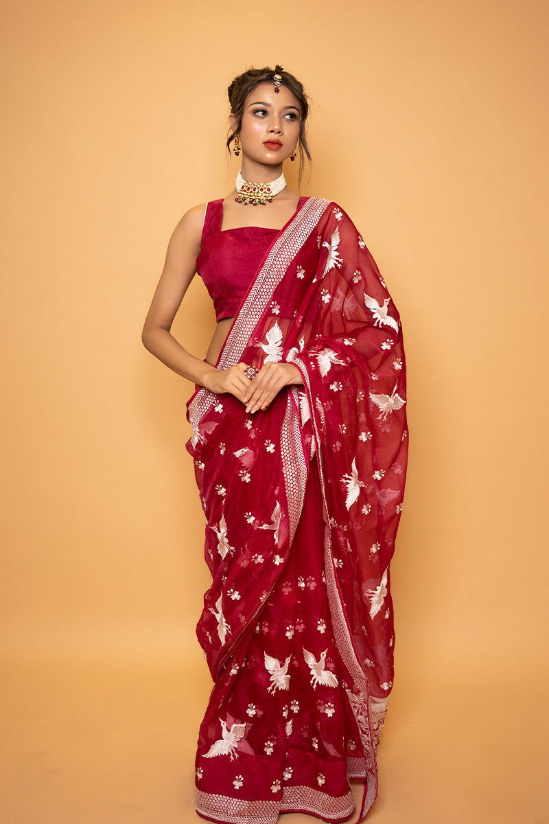 Magenta Organza Saree With Embroidered Thread Work - Mayrake.in