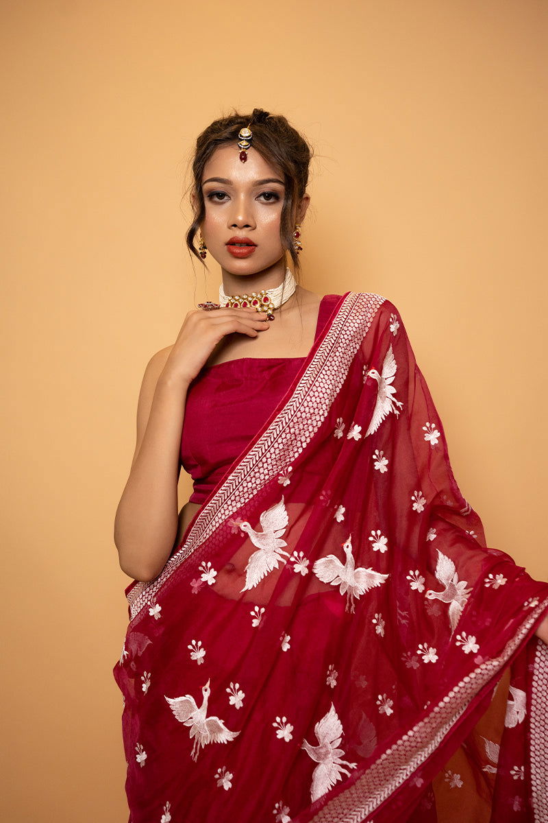 Magenta Organza Saree With Embroidered Thread Work - Mayrake.in