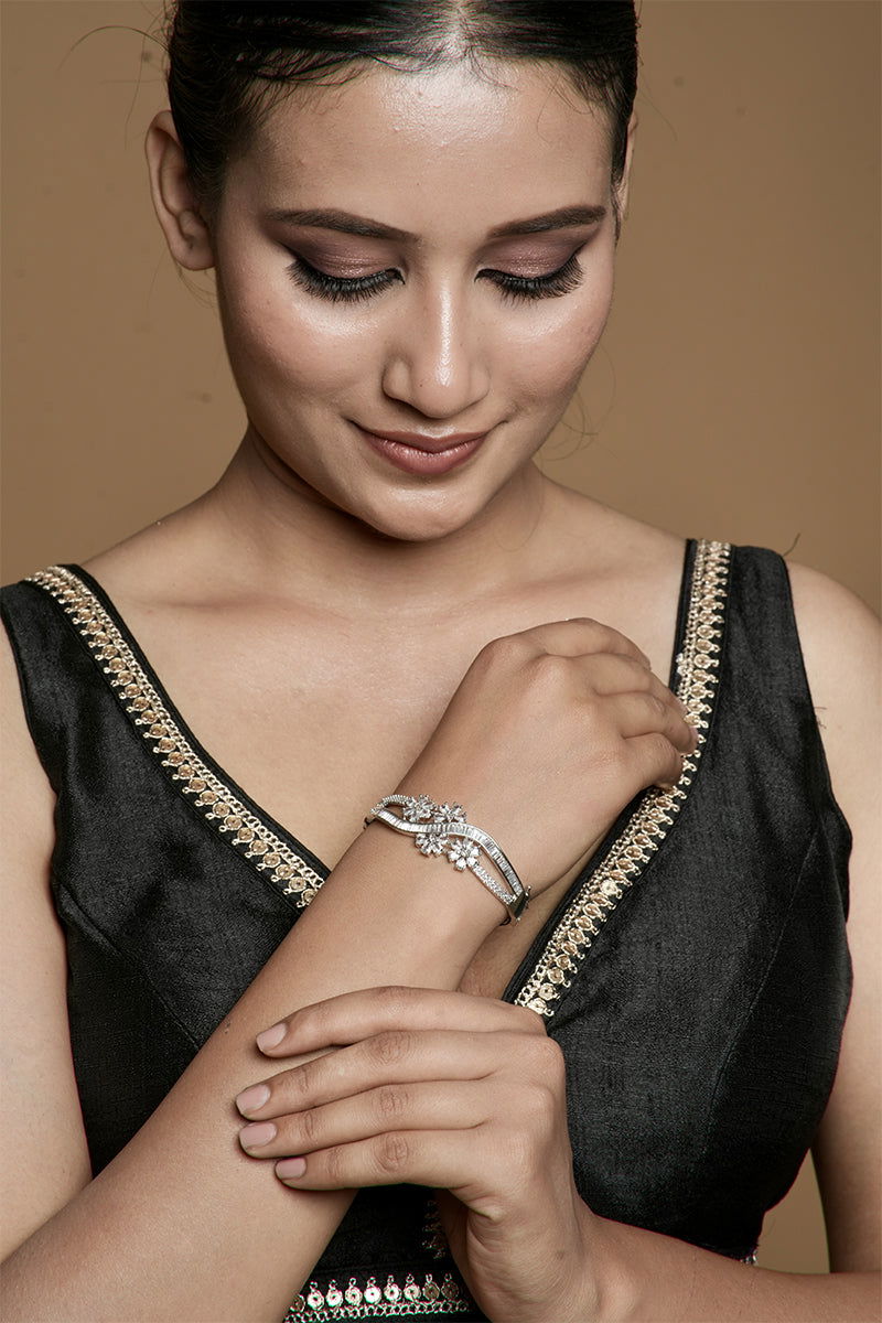 Sparkling AD Bracelets with Elegant Design and Link Lock - Mayrake