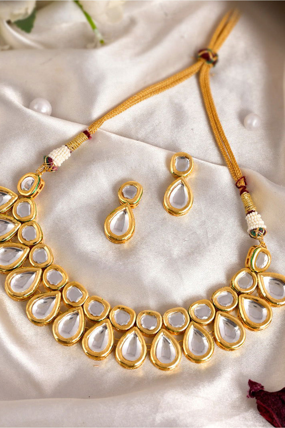 Gold Finish Kundan Choker Jewellery with Tear Drop Design
