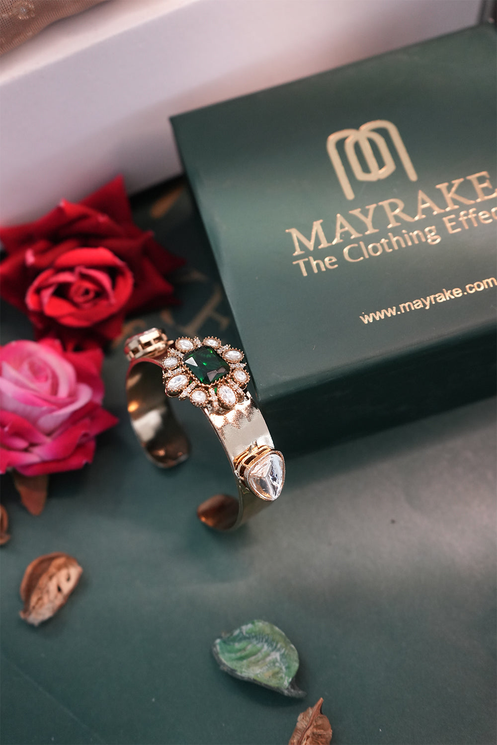 Emerald Green Zircon Bracelet – Elegant Jewellery Piece