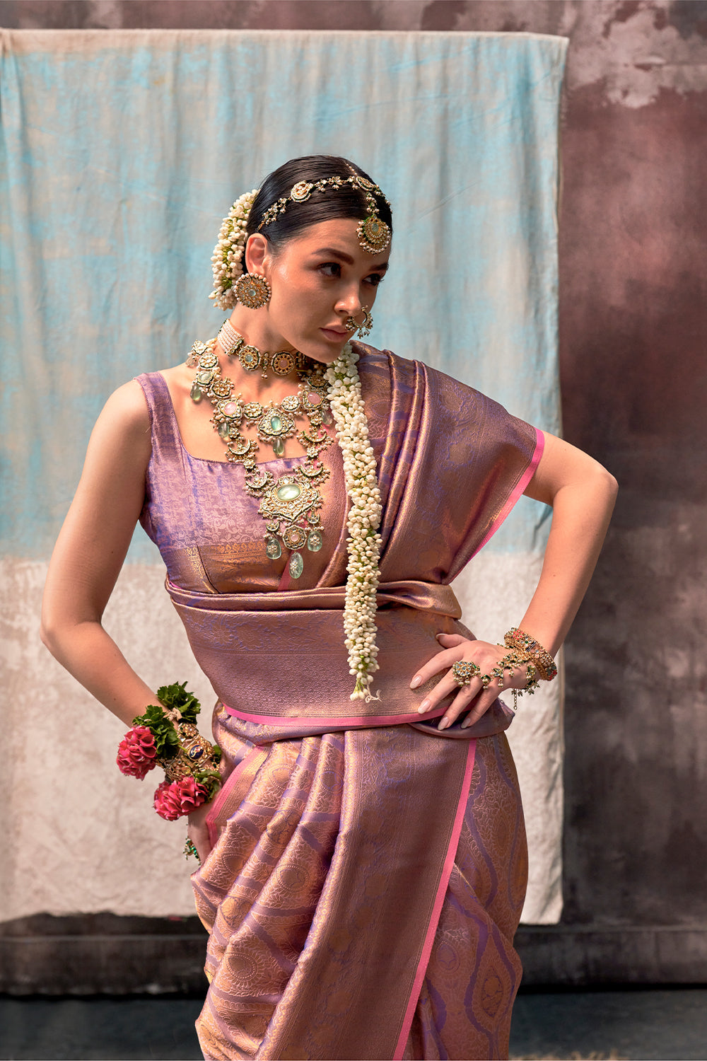 Two-Tone Peach Handloom Weaving Silk Saree with Contrast Selvage Border
