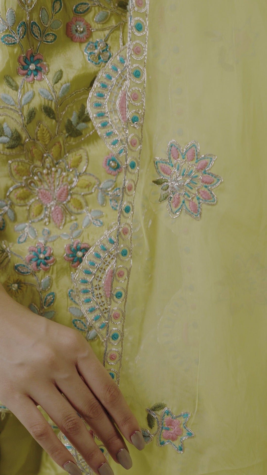 #color_marigold yellow